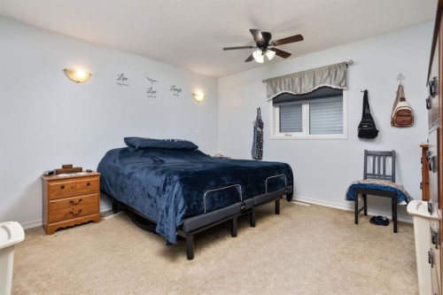 7601 41 Avenue, Camrose, AB - Indoor Photo Showing Bedroom