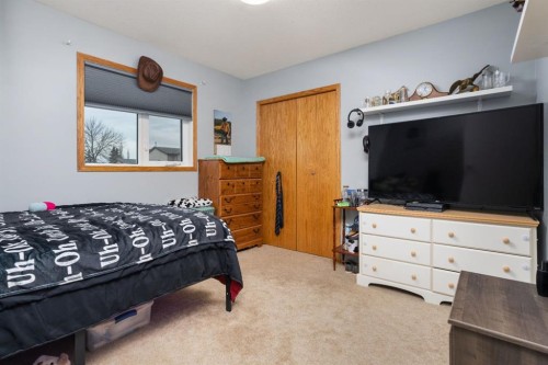 7601 41 Avenue, Camrose, AB - Indoor Photo Showing Bedroom