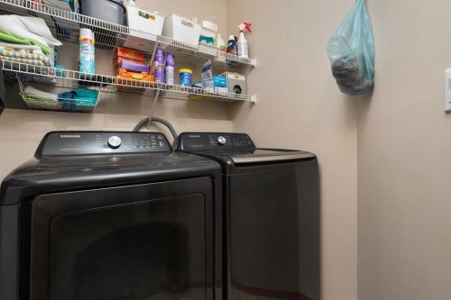 7601 41 Avenue, Camrose, AB - Indoor Photo Showing Laundry Room