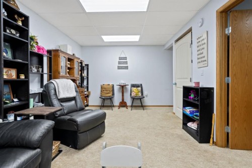 7601 41 Avenue, Camrose, AB - Indoor