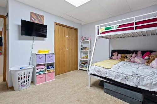 7601 41 Avenue, Camrose, AB - Indoor Photo Showing Bedroom