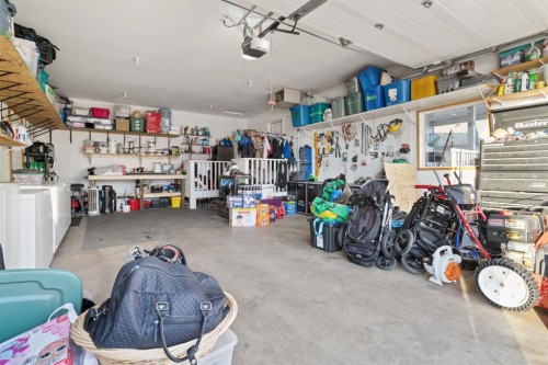 7601 41 Avenue, Camrose, AB - Indoor Photo Showing Garage