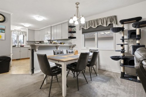 7601 41 Avenue, Camrose, AB - Indoor Photo Showing Dining Room