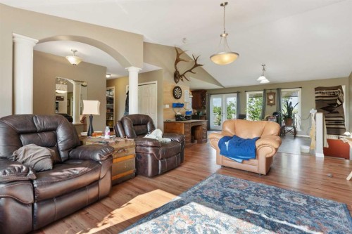 43440 Range Road 113, Rural Flagstaff County, AB - Indoor Photo Showing Living Room