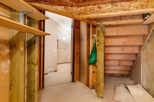 36 Johns Street, Red Deer, AB - Indoor