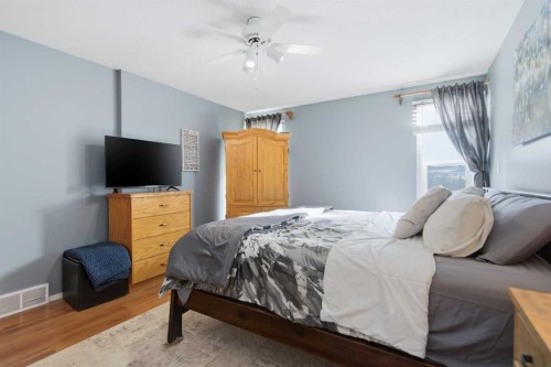 39081 C&E Trail, Red Deer, AB - Indoor Photo Showing Bedroom