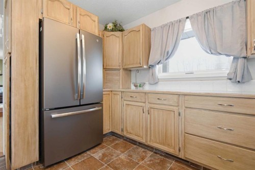 39081 C&E Trail, Red Deer, AB - Indoor Photo Showing Kitchen
