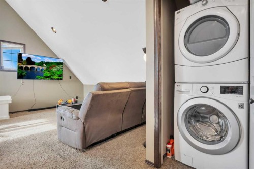 94 Stephenson Crescent, Red Deer, AB - Indoor Photo Showing Laundry Room