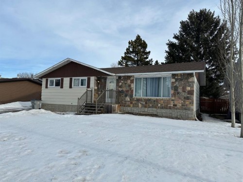 329 15 Street, Wainwright, AB - Outdoor