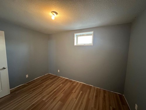 329 15 Street, Wainwright, AB - Indoor Photo Showing Other Room
