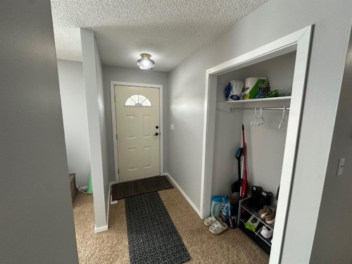 329 15 Street, Wainwright, AB - Indoor Photo Showing Other Room
