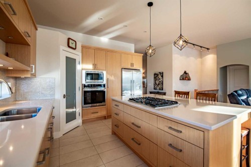 92 Fieldstone Way, Sylvan Lake, AB - Indoor Photo Showing Kitchen With Double Sink With Upgraded Kitchen