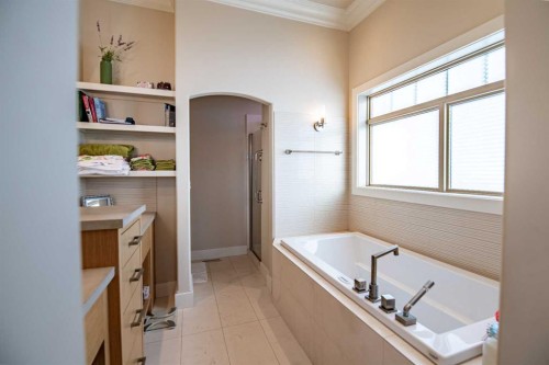 92 Fieldstone Way, Sylvan Lake, AB - Indoor Photo Showing Bathroom