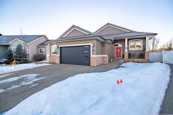 92 Fieldstone Way  Sylvan Lake, AB T4S 0C3