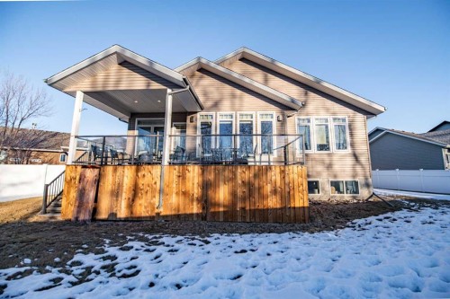 92 Fieldstone Way, Sylvan Lake, AB - Outdoor