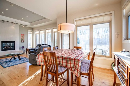 92 Fieldstone Way, Sylvan Lake, AB - Indoor Photo Showing Dining Room