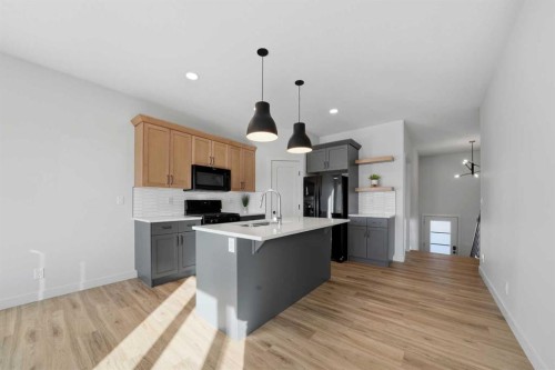 9 Aztec Street, Blackfalds, AB - Indoor Photo Showing Kitchen