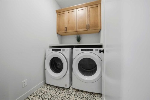 9 Aztec Street, Blackfalds, AB - Indoor Photo Showing Laundry Room