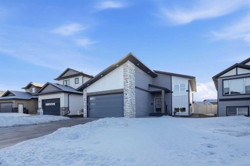 9 Aztec Street, Blackfalds, AB - Outdoor With Facade