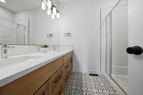 9 Aztec Street, Blackfalds, AB - Indoor Photo Showing Bathroom