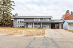5616 53 Avenue  Lacombe, AB T4L 1L3
