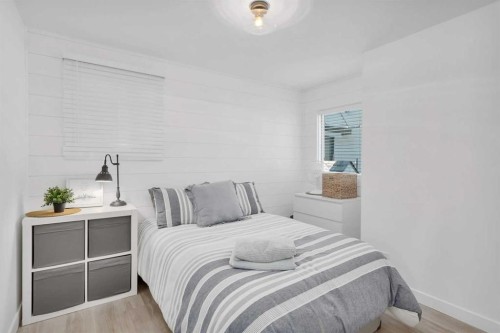 79 Birchcliff Road, Birchcliff, AB - Indoor Photo Showing Bedroom