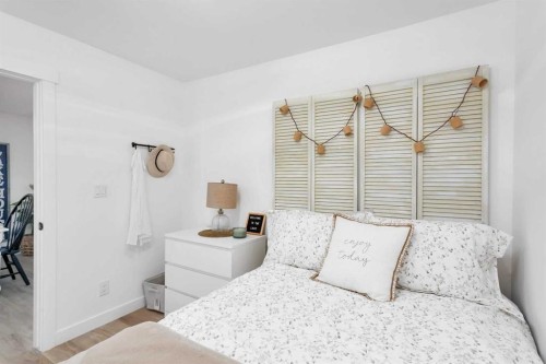 79 Birchcliff Road, Birchcliff, AB - Indoor Photo Showing Bedroom