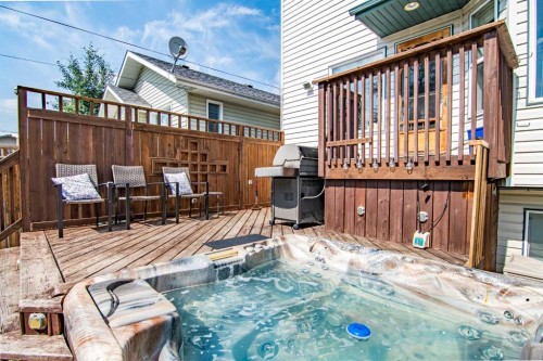 5008 41 Street, Sylvan Lake, AB - Outdoor With Exterior