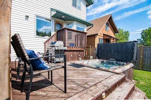 5008 41 Street, Sylvan Lake, AB - Outdoor With Exterior