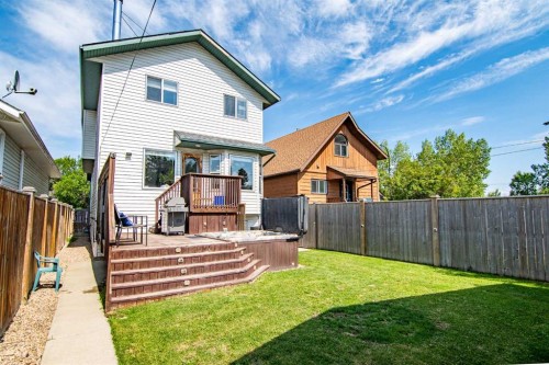 5008 41 Street, Sylvan Lake, AB - Outdoor