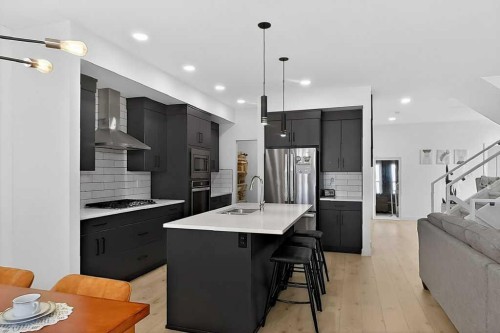 1170 Pacific Circle West, Lethbridge, AB - Indoor Photo Showing Kitchen With Upgraded Kitchen