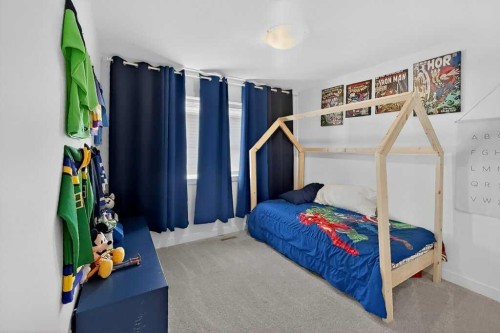 1170 Pacific Circle West, Lethbridge, AB - Indoor Photo Showing Bedroom