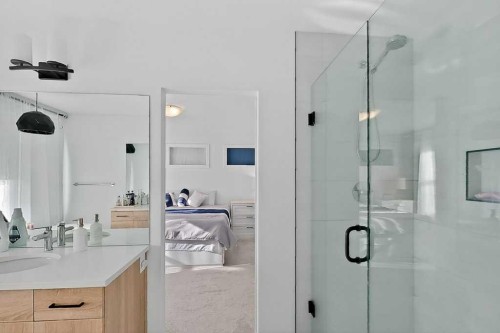 1170 Pacific Circle West, Lethbridge, AB - Indoor Photo Showing Bathroom