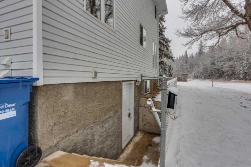 5302 42 Avenue, Red Deer, AB - Outdoor