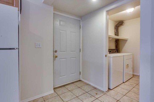 5302 42 Avenue, Red Deer, AB - Indoor Photo Showing Laundry Room