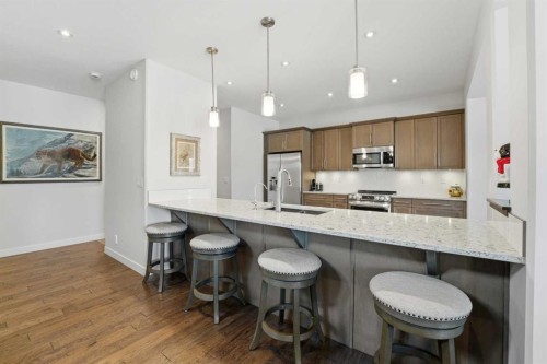 19 Vernon Close, Red Deer, AB - Indoor Photo Showing Kitchen With Upgraded Kitchen