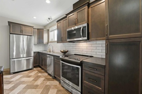 9 Sheep Close, Lacombe, AB - Indoor Photo Showing Kitchen With Upgraded Kitchen