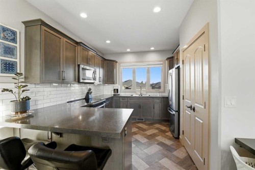 9 Sheep Close, Lacombe, AB - Indoor Photo Showing Kitchen