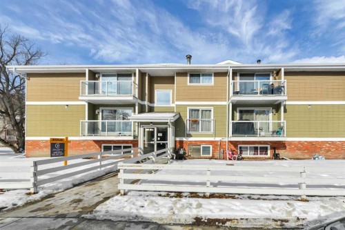 305-5812 61 Street  Red Deer, AB T4N 6H4