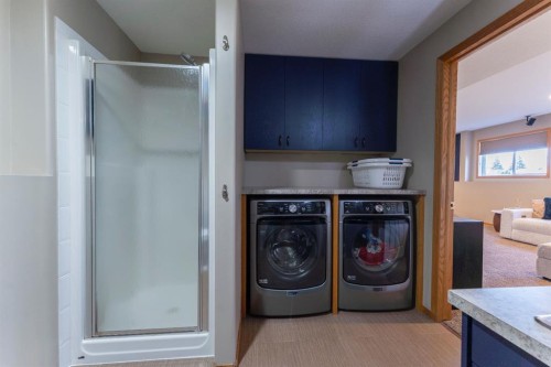 14 Riviera Drive, Lacombe, AB - Indoor Photo Showing Laundry Room