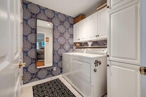 13 Dillon Close, Red Deer, AB - Indoor Photo Showing Laundry Room