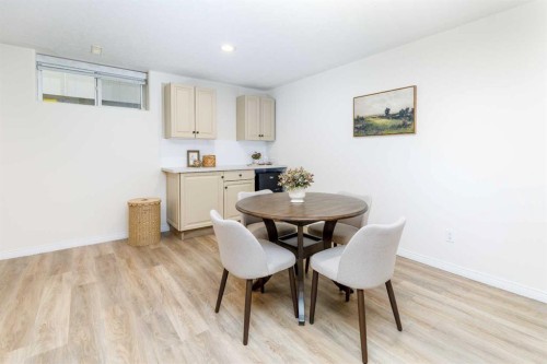 13 Dillon Close, Red Deer, AB - Indoor Photo Showing Dining Room