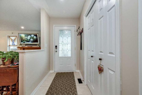 13 Dillon Close, Red Deer, AB - Indoor Photo Showing Other Room