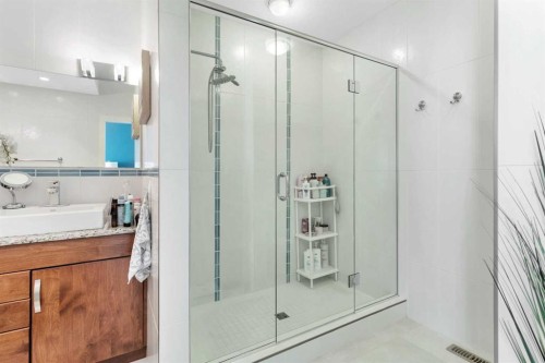 149 Carrington Drive, Red Deer, AB - Indoor Photo Showing Bathroom