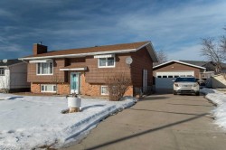 5216 56 Avenue  Eckville, AB T0M 0X0