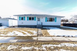 4922 46 Street  Bentley, AB T0C 0J0