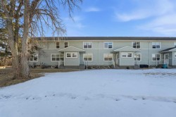 30 Poplar Crescent  Springbrook, AB T4S 1V3