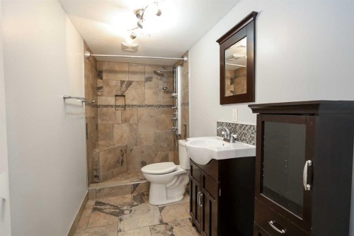 51 Ives Crescent, Red Deer, AB - Indoor Photo Showing Bathroom