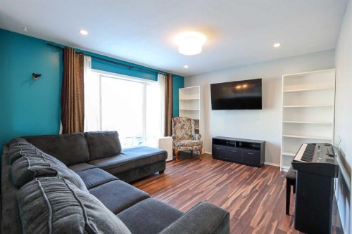 51 Ives Crescent, Red Deer, AB - Indoor Photo Showing Living Room