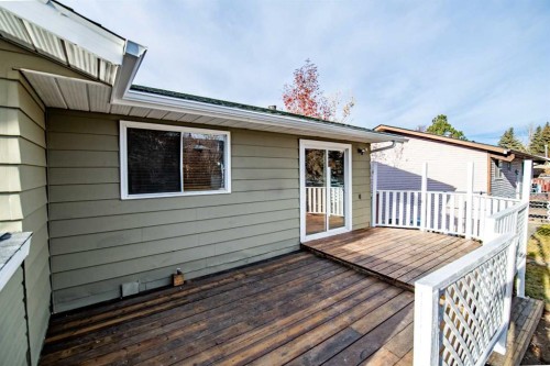 93 Westview Drive, Sylvan Lake, AB - Outdoor With Deck Patio Veranda With Exterior